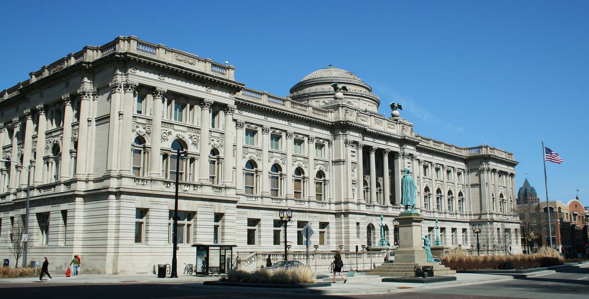 Milwaukee Central Library